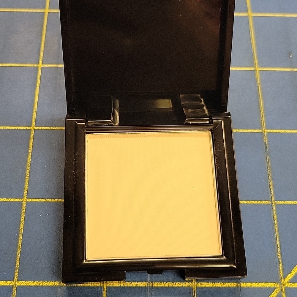 Reina Rebelde On Your Face Finishing Powder Perla 0.98 oz